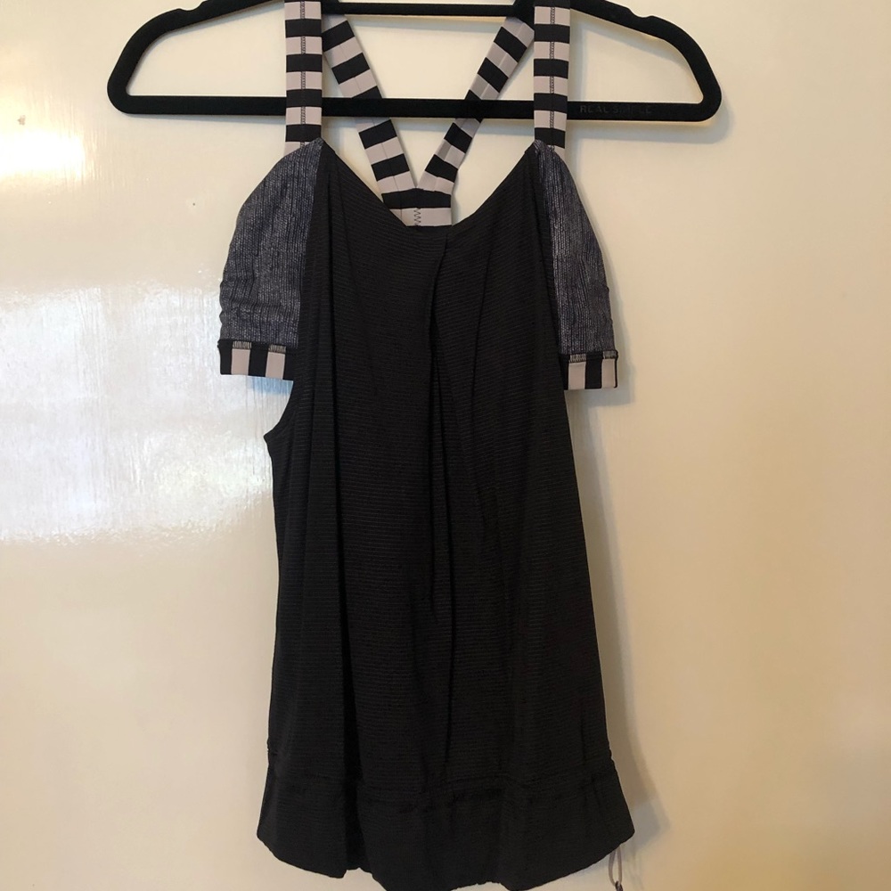 Lululemon top with built in bra